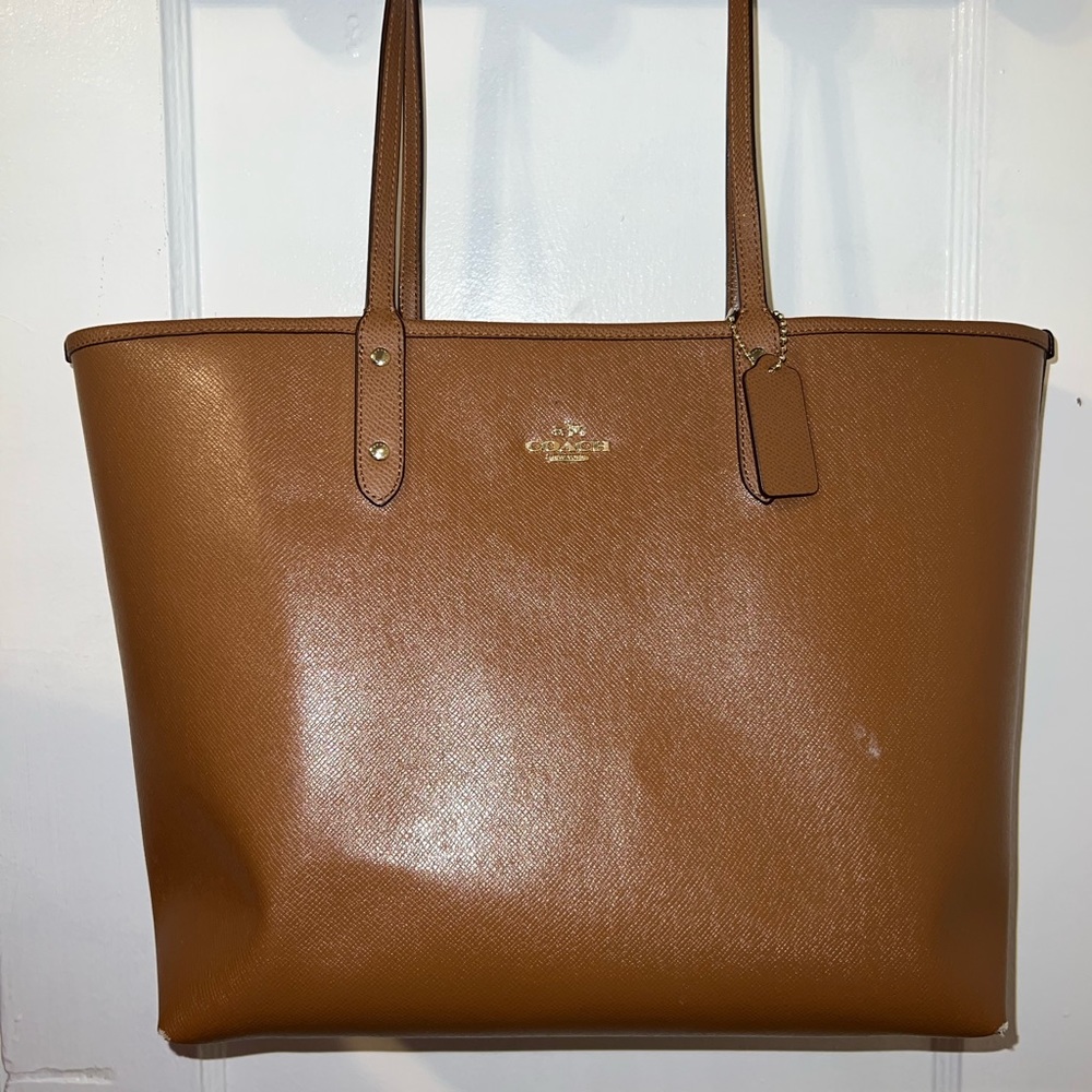 Coach City Tote in Signature Canvas